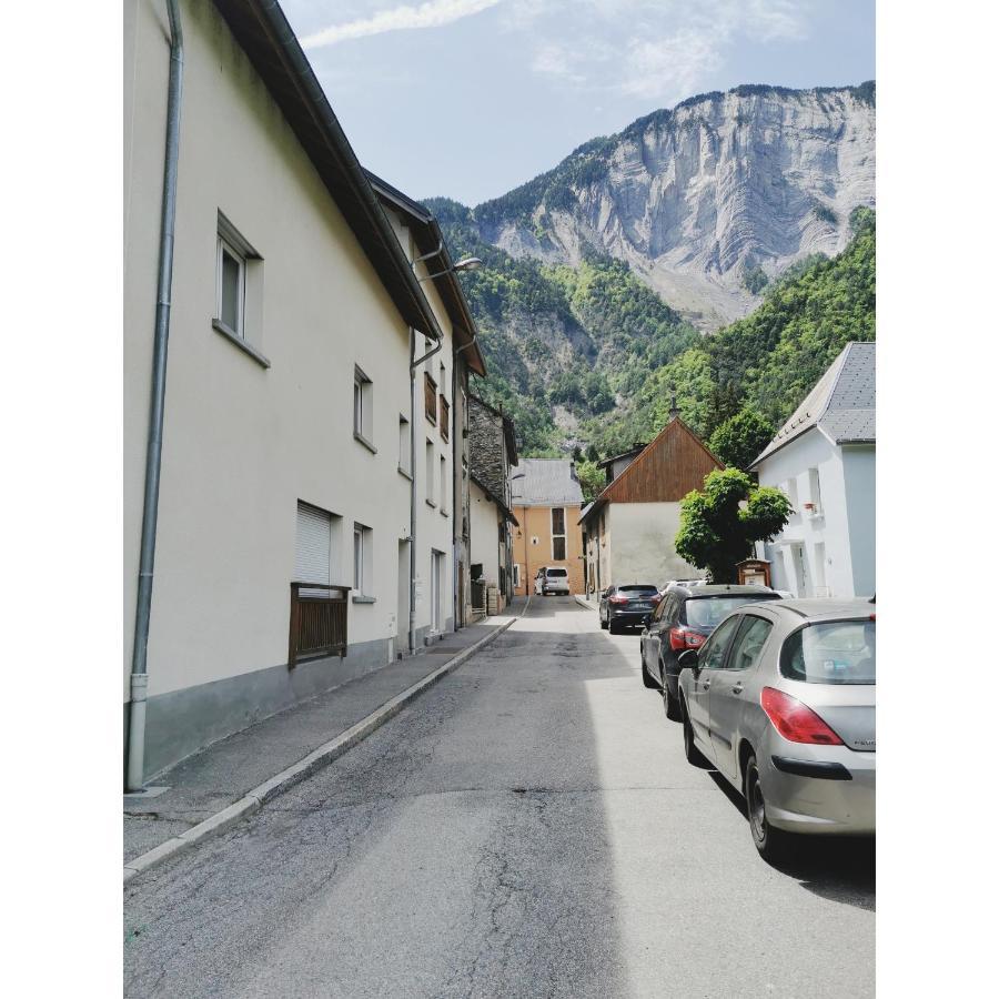 L'Emeraude Apartment Le Bourg-d'Oisans Luaran gambar